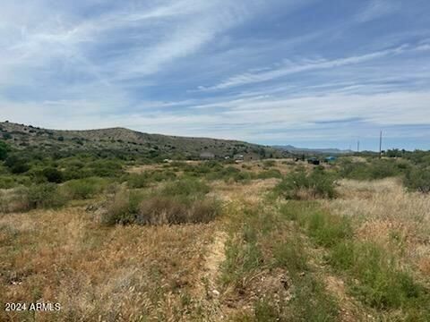Property Photo: 13084 S State Route 69 -- 3 AZ 86333