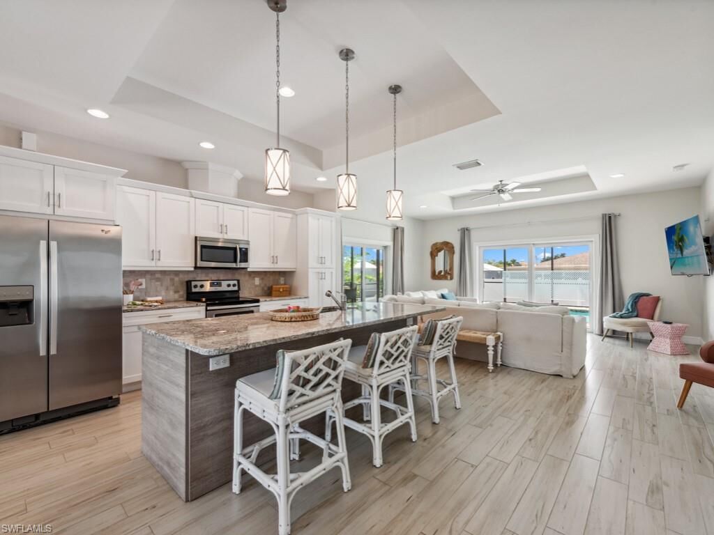 Property Photo:  191 Tahiti Cir  FL 34113 