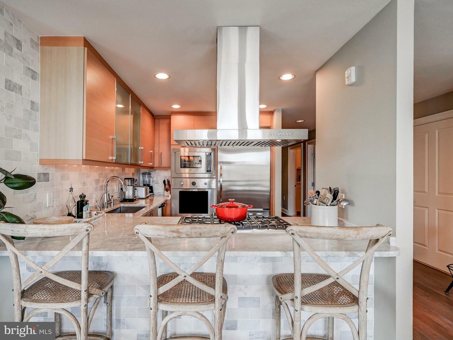 Property Photo:  801 Key Highway T-64  MD 21230 
