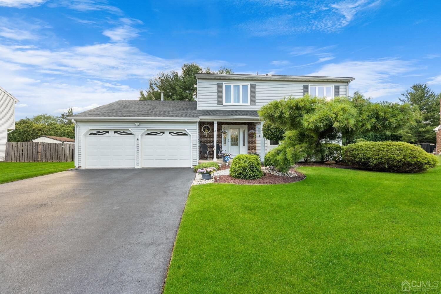 Property Photo: 8 Wetherhill Way NJ 08810