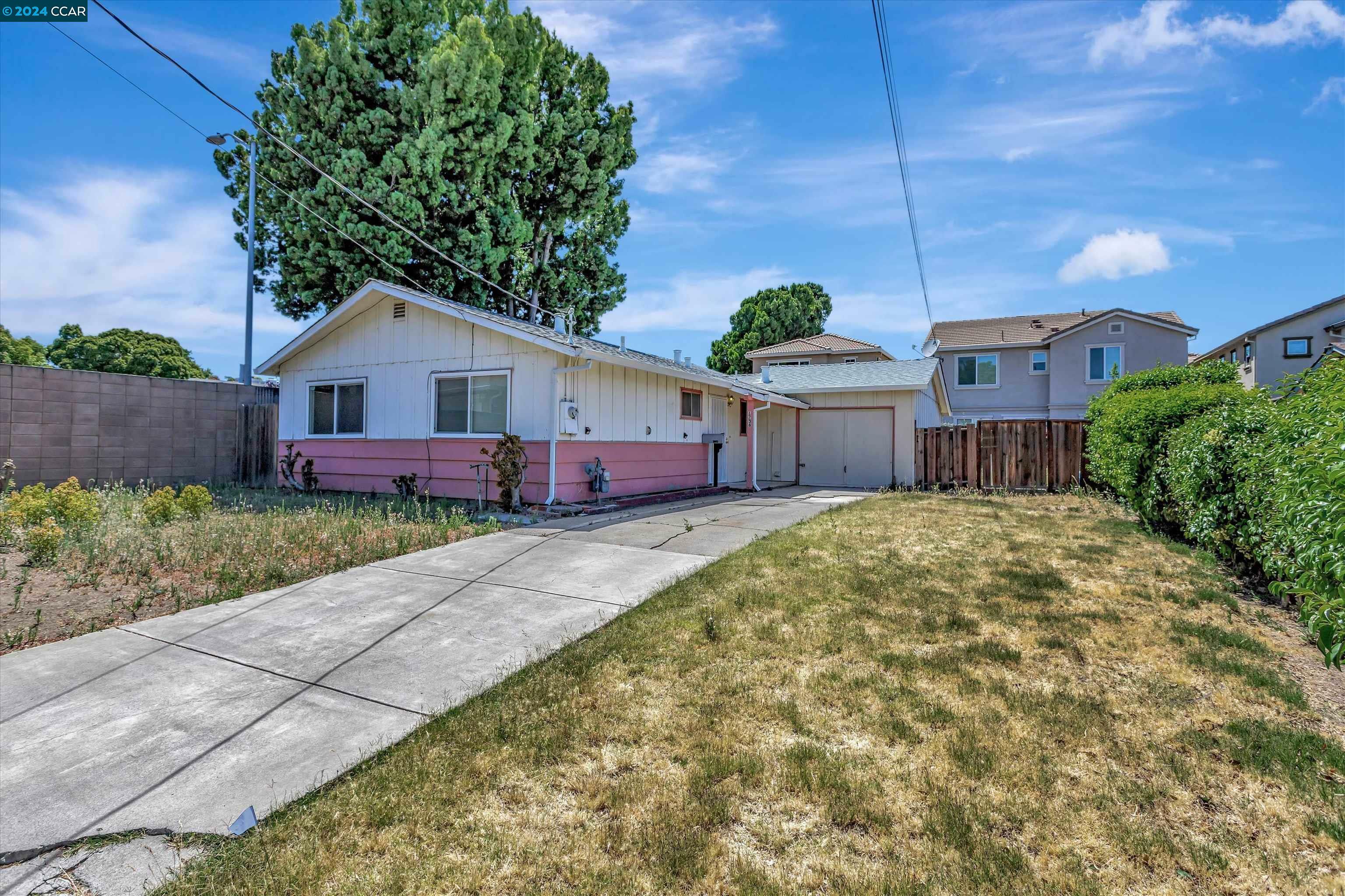 Property Photo:  1756 Vincent St  CA 94565 