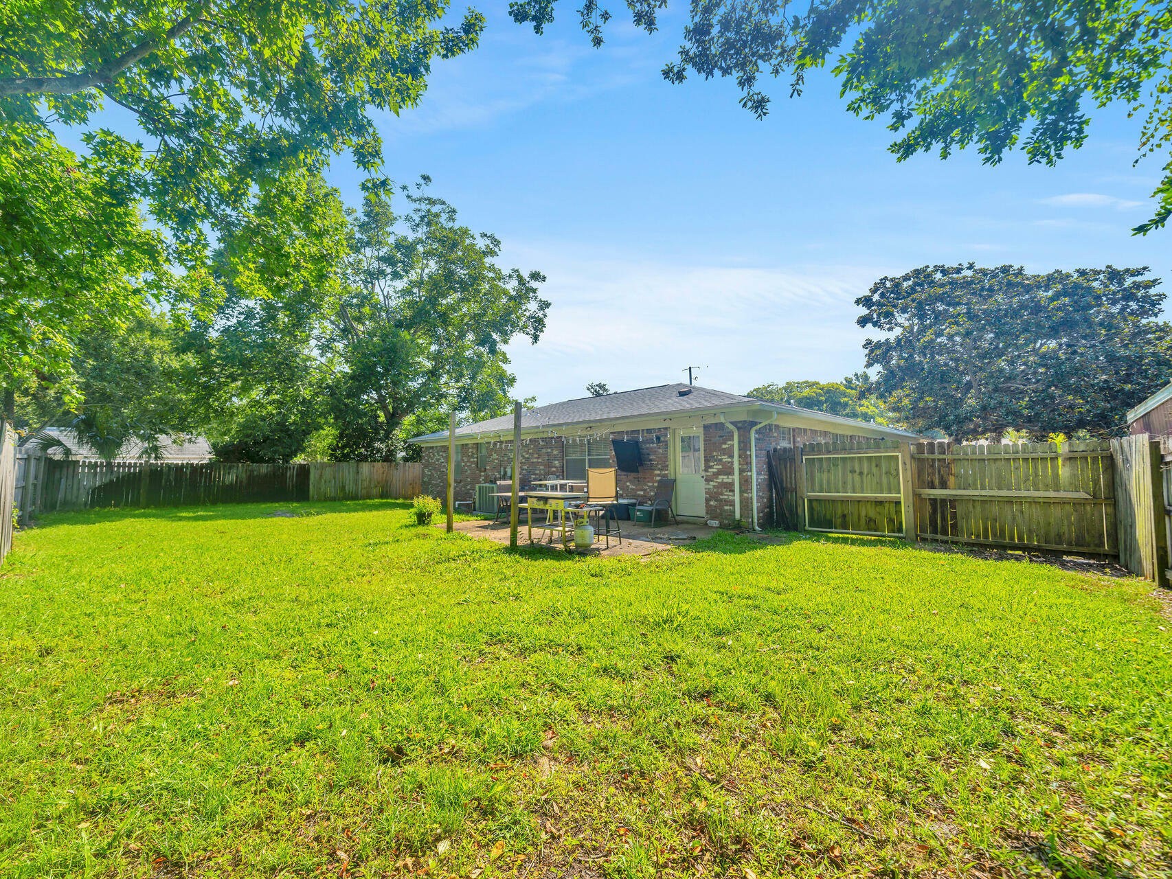 Property Photo:  602 Sea Oats Drive  FL 32541 