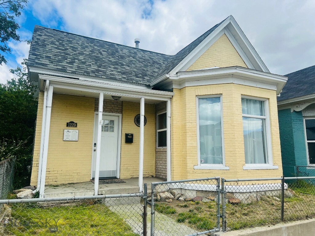 Property Photo: 1229 E 2nd MT 59701