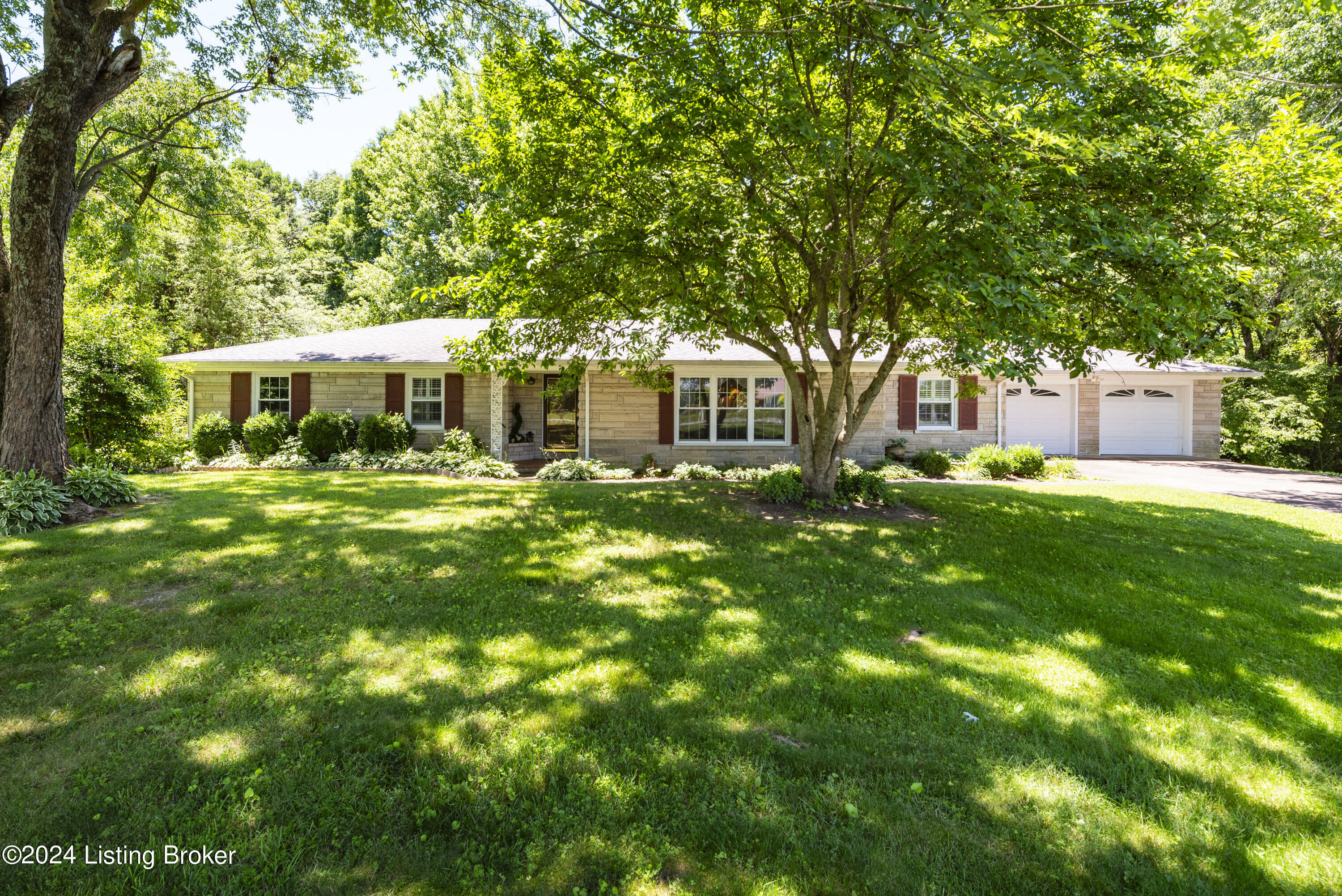 308 Sequoia Dr  Leitchfield KY 42754 photo