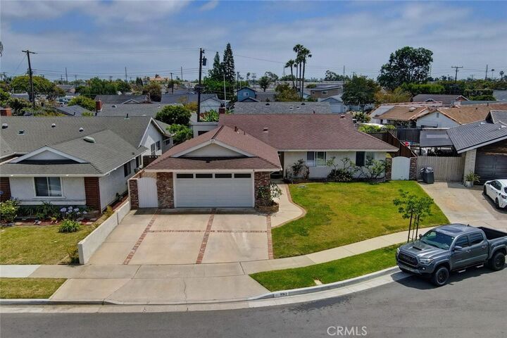 Property Photo:  8912 Bosun Circle  CA 92646 