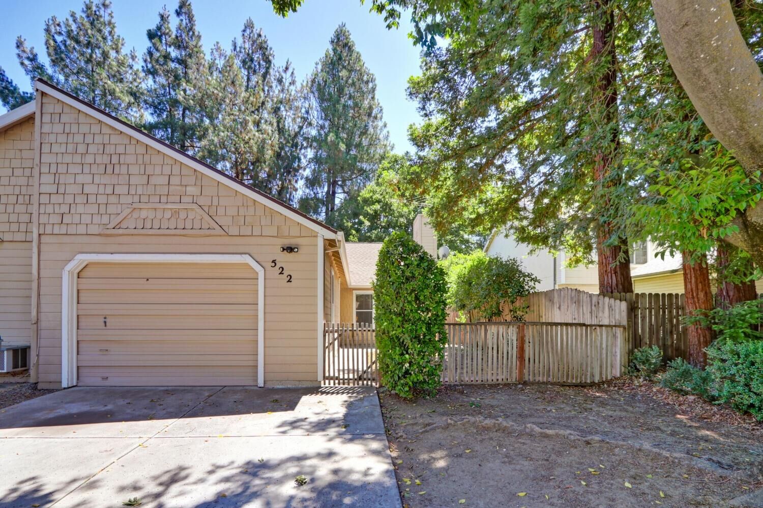 Property Photo:  522 Hudson Court  CA 95616 