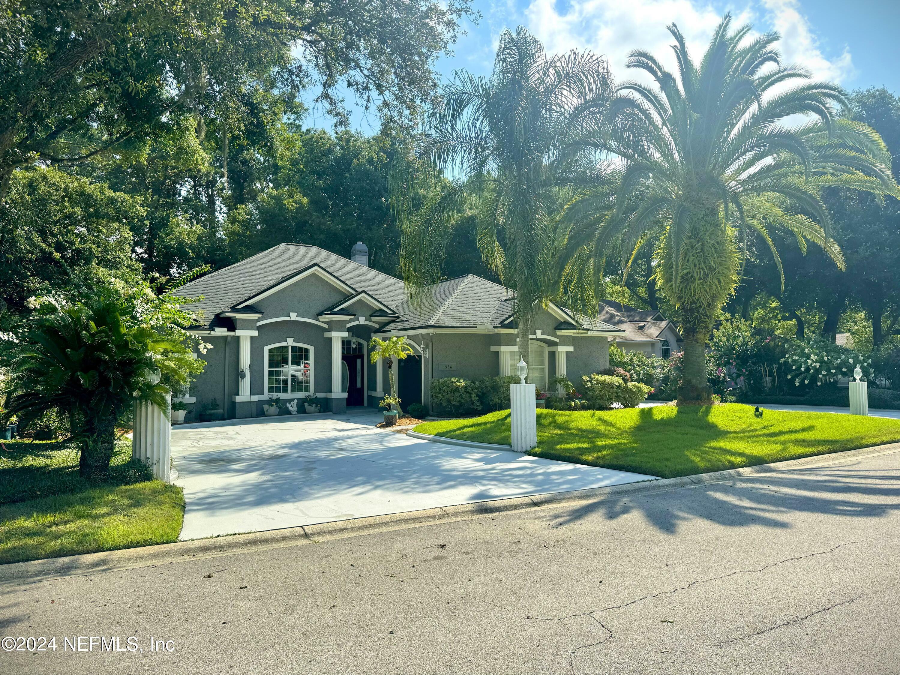 Property Photo:  1536 Stonebriar Road  FL 32043 