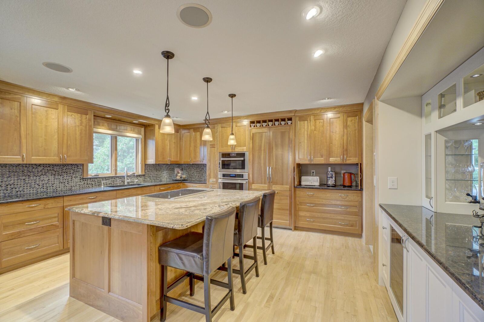 Property Photo:  1804 Mississippi River Boulevard S  MN 55116 