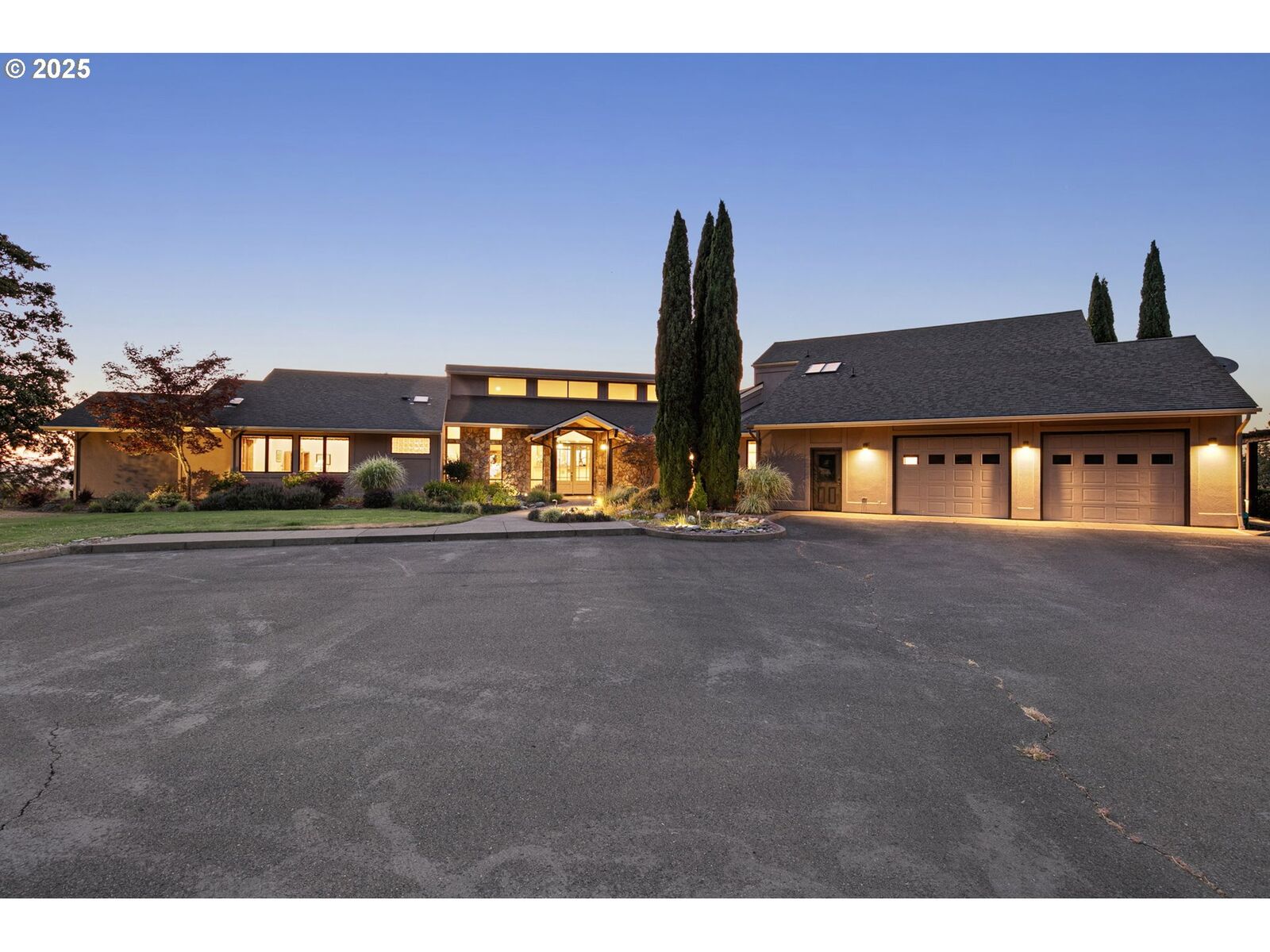 Property Photo:  90849 Coburghills Dr  OR 97408 