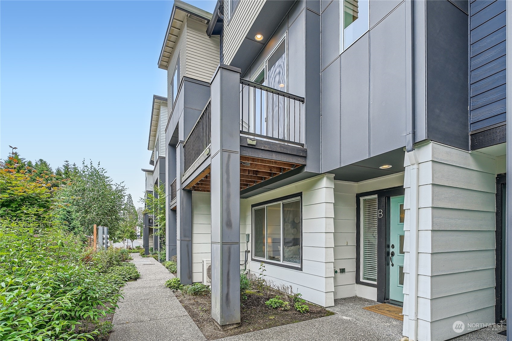 Property Photo: 603 237th Street SE B WA 98021