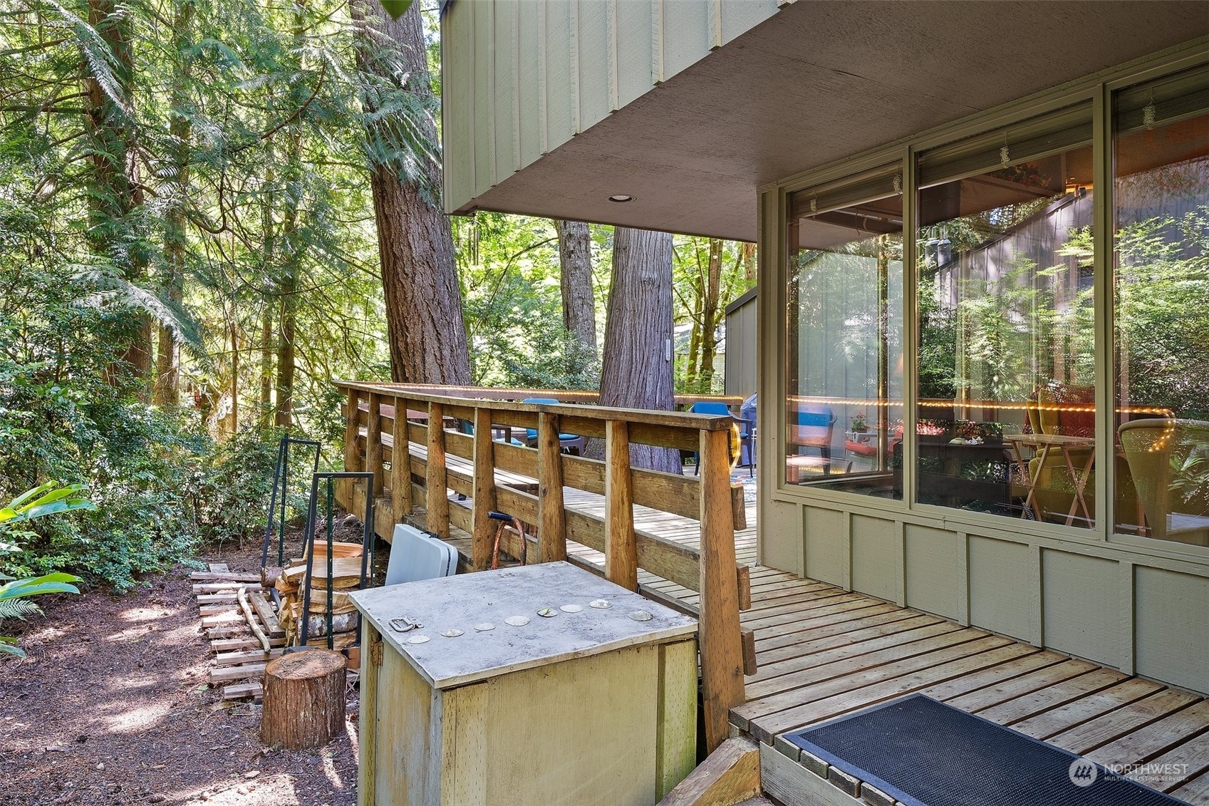 Property Photo:  727 E Promontory Road  WA 98584 