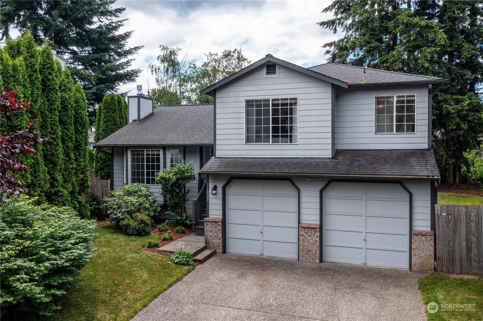 Home for sale in Kent 11809 SE 219th Place, Kent, WA 98031