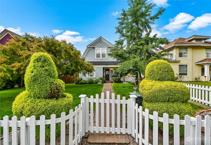 2518 Baker Avenue  Everett WA 98201 photo