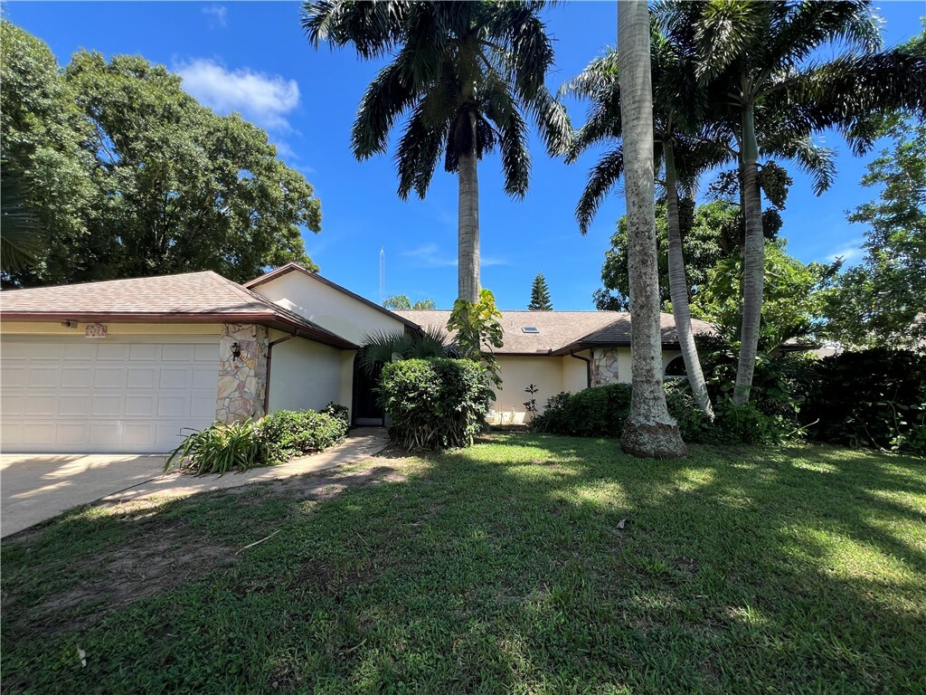 Property Photo:  472 Citrus Avenue  FL 32958 