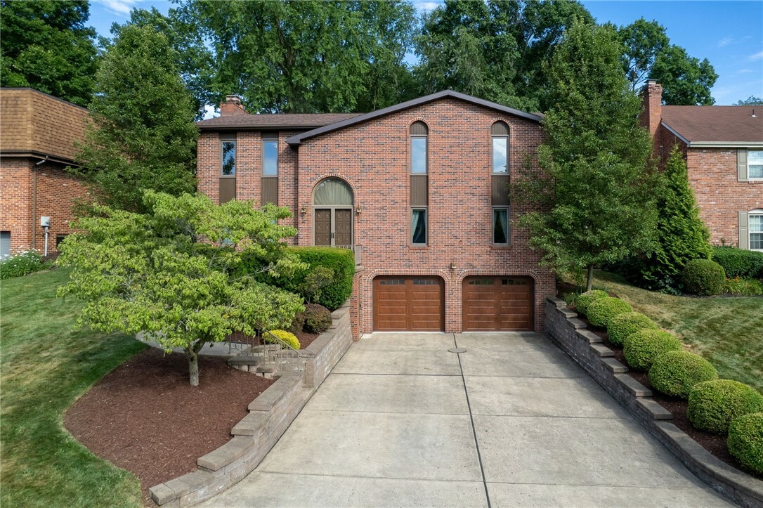 Property Photo:  2695 Bethel Crest Drive  PA 15102 