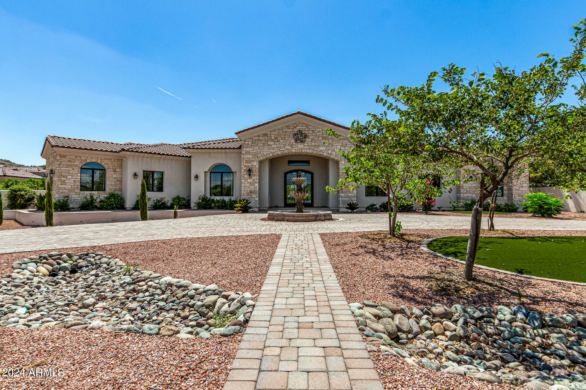 Property Photo:  7568 N Mockingbird Lane  AZ 85253 