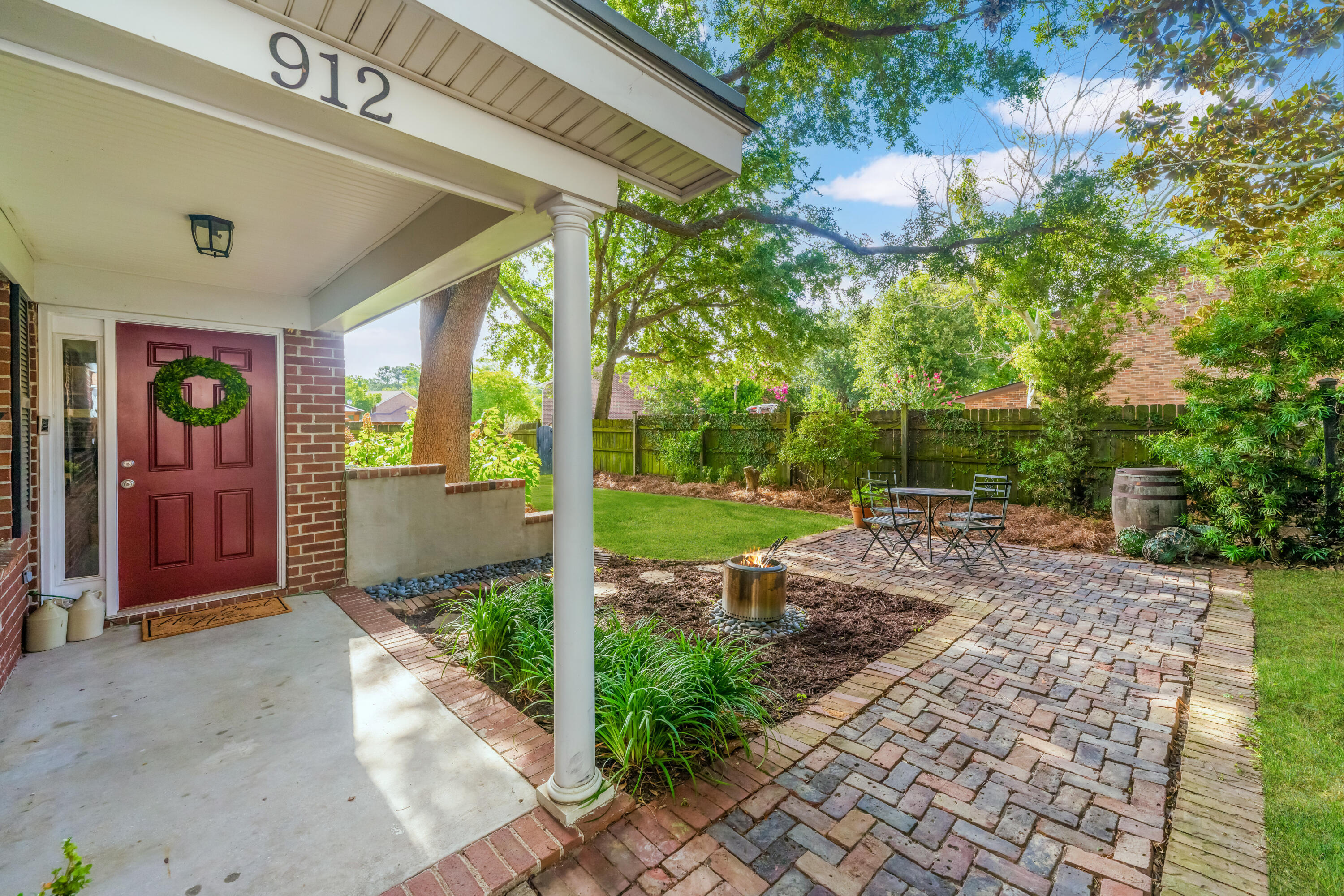 Property Photo: 912 Beresford Court # G SC 29464
