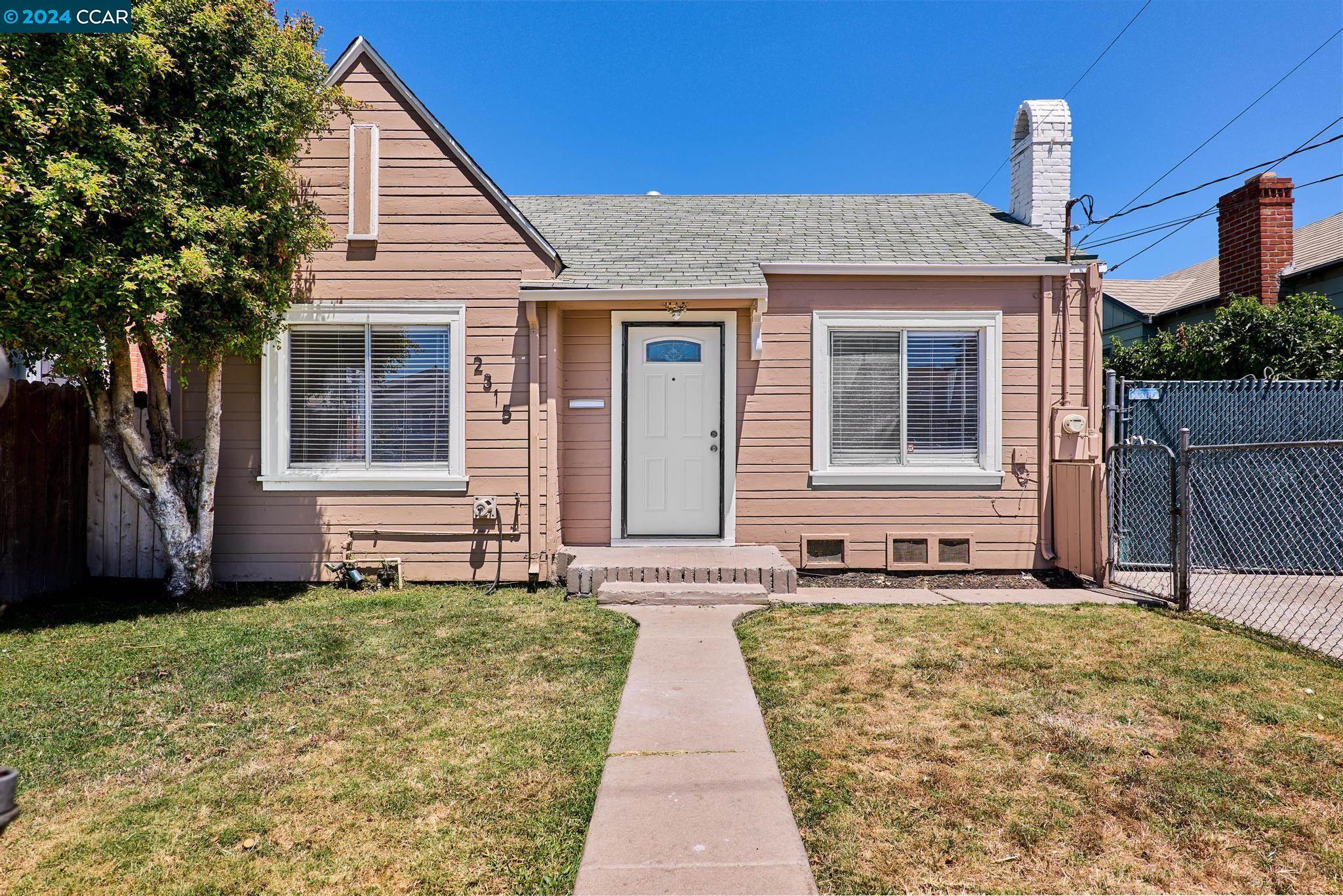 Property Photo:  2315 108th Ave  CA 94603 