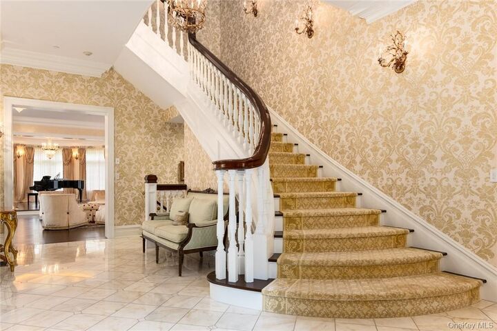 Property Photo:  17 Cowdray Park Drive  NY 10504 