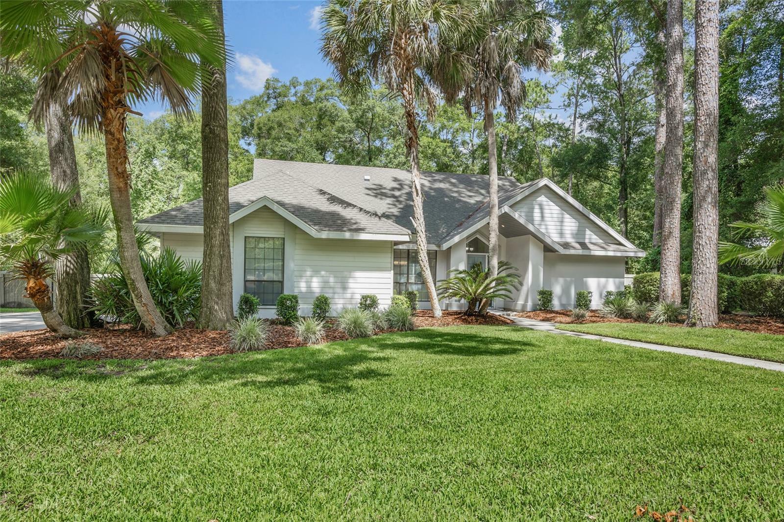 Property Photo: 8956 SW 44th Lane FL 32608