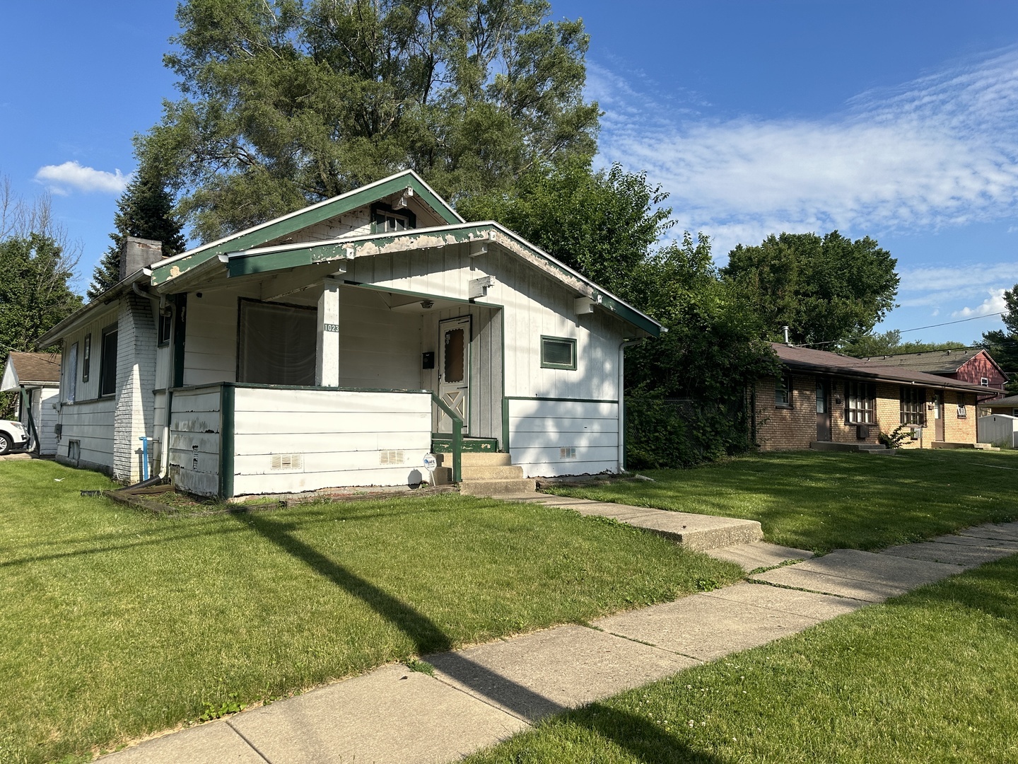 Property Photo:  1023 Furman Street  IL 61101 