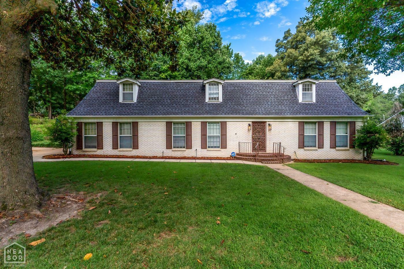 Property Photo:  2505 Twin Oaks Avenue  AR 72401 