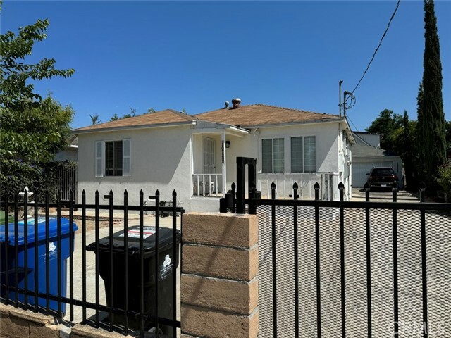 Property Photo:  10721 Crockett Street  CA 91352 