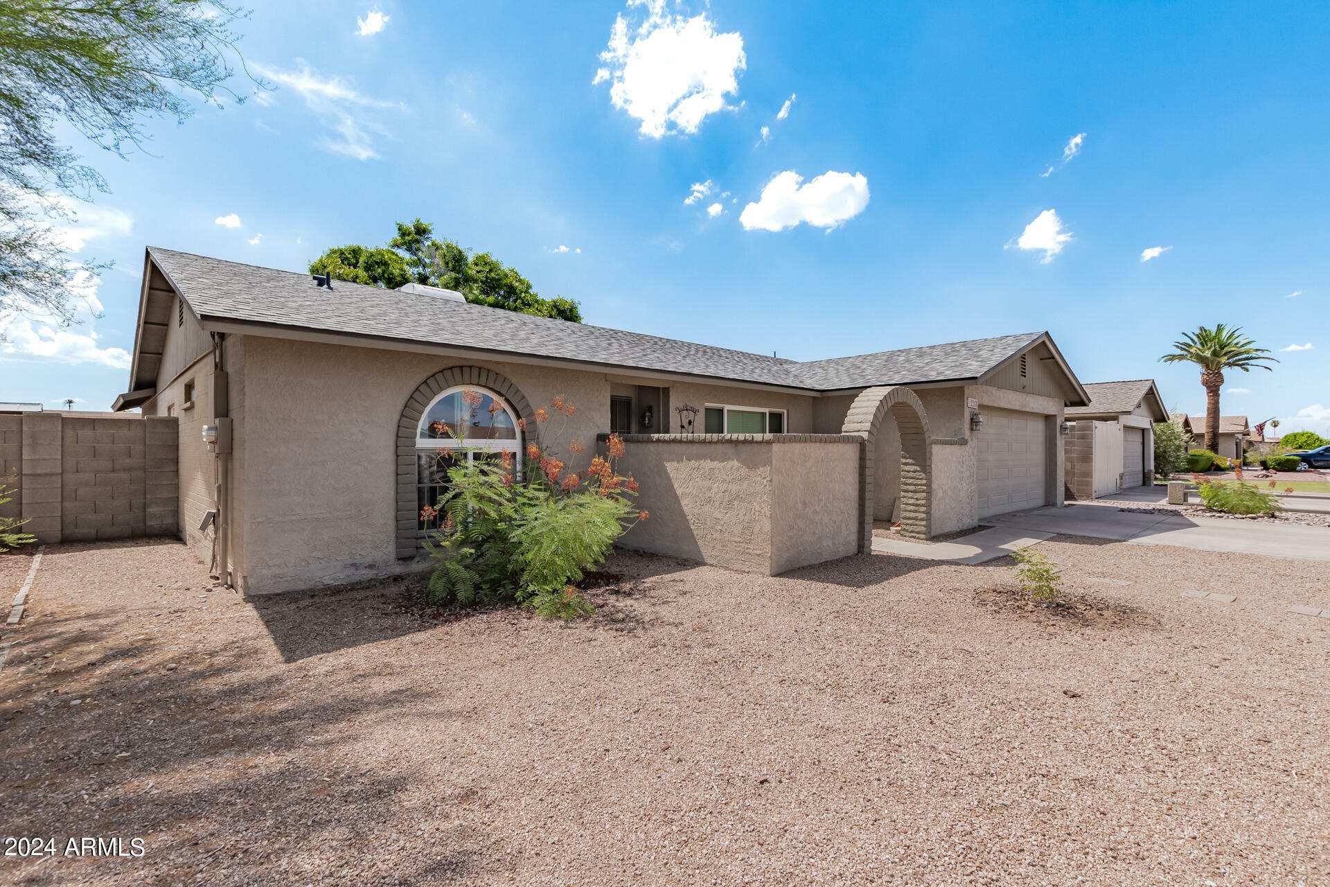 Property Photo:  2208 S Noche De Paz Street  AZ 85202 