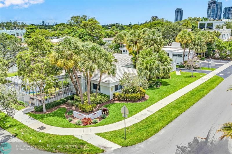 Property Photo: 1225 SE 2nd Ave FL 33316