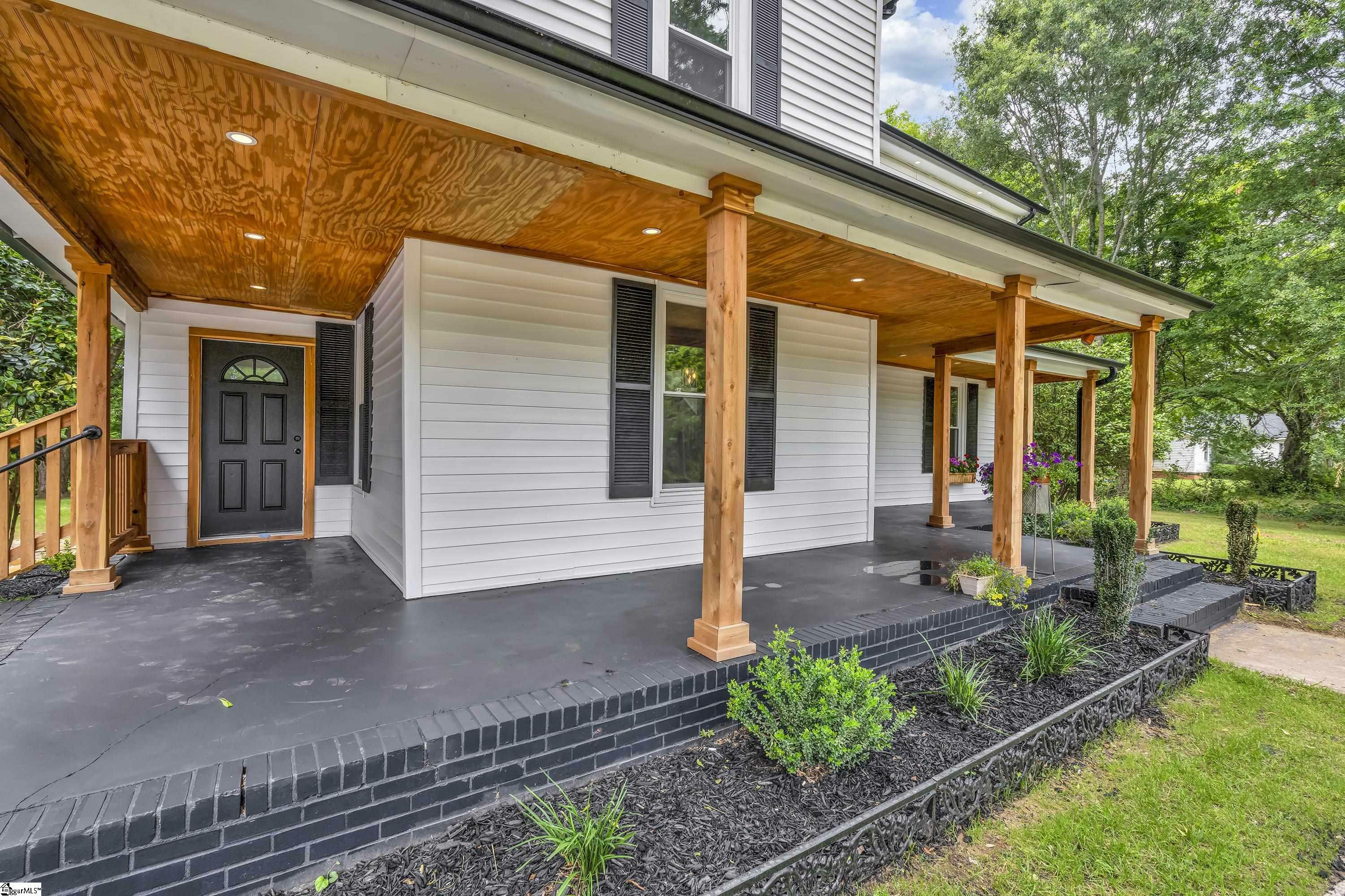 Property Photo:  1358 S Harper Street Extension  SC 29360 