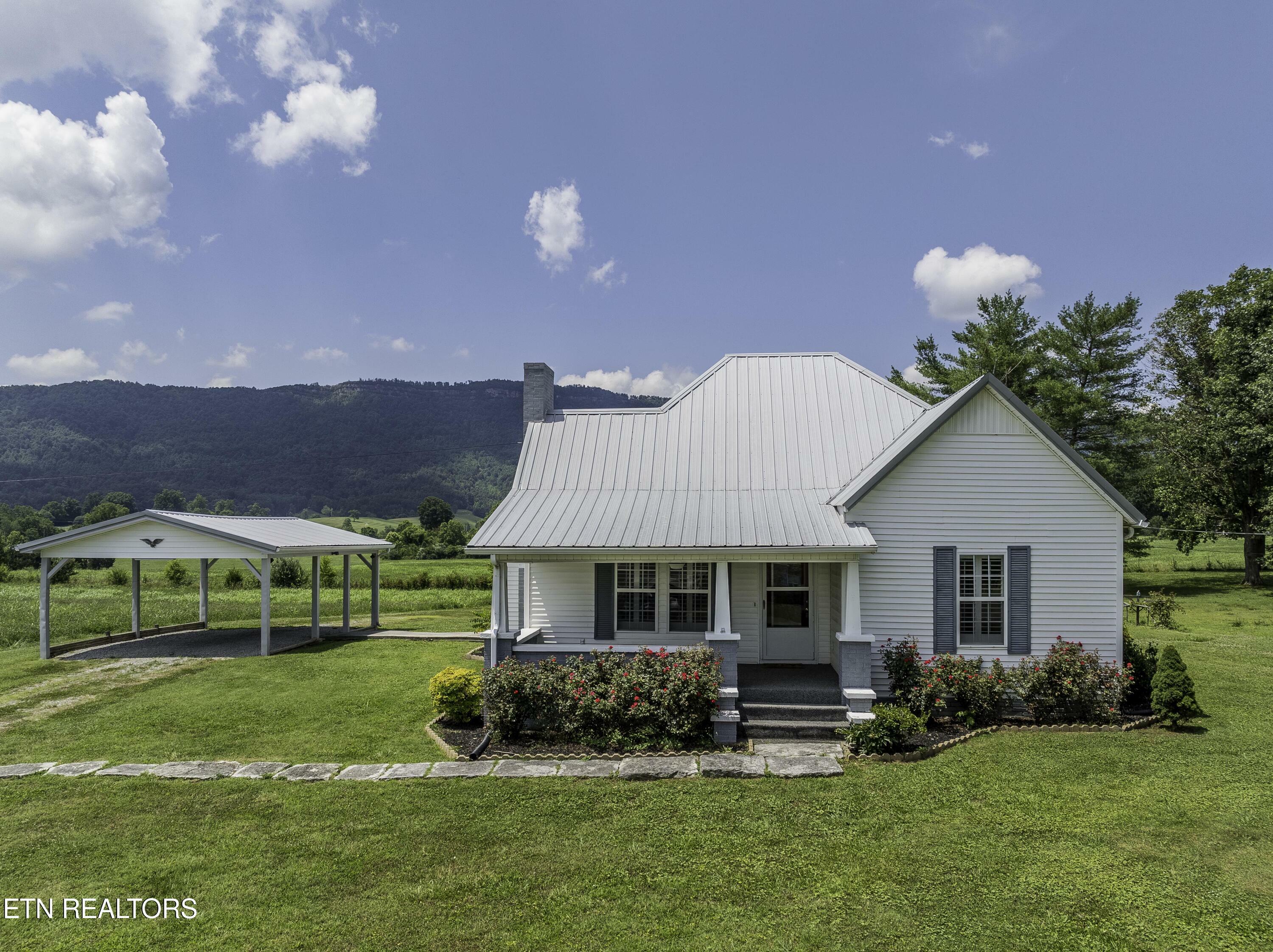 Property Photo:  693 Old Middlesboro Hwy  TN 37766 