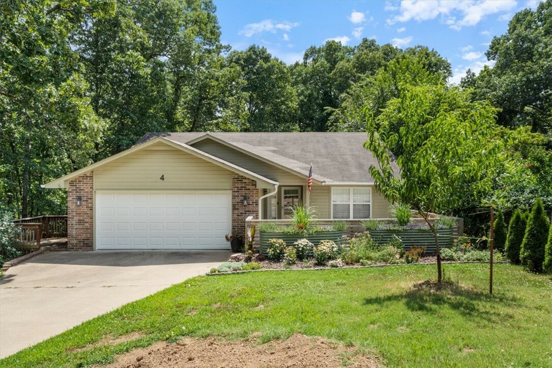 Property Photo:  4 Lawson Circle  AR 72715 