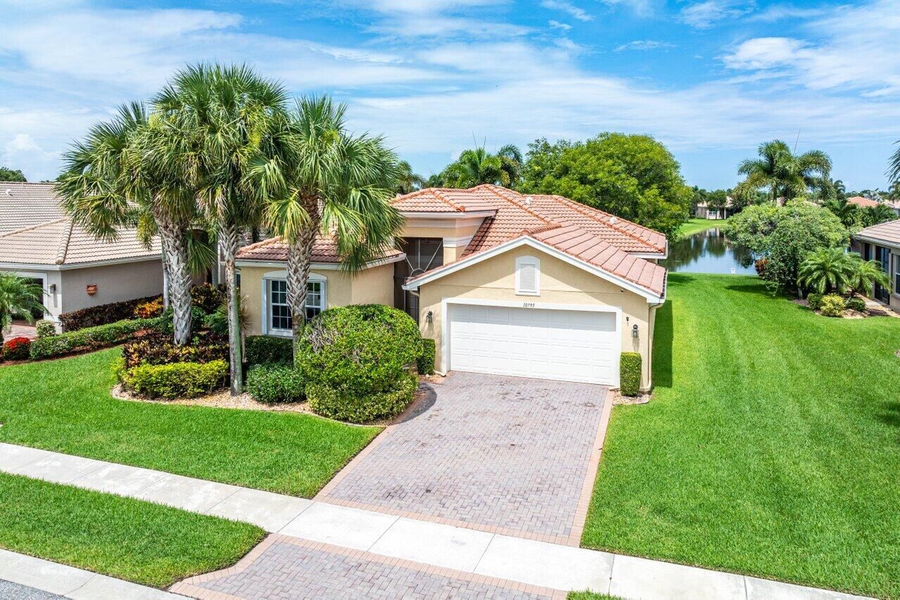 Property Photo: 10795 Redlake Isle FL 33473