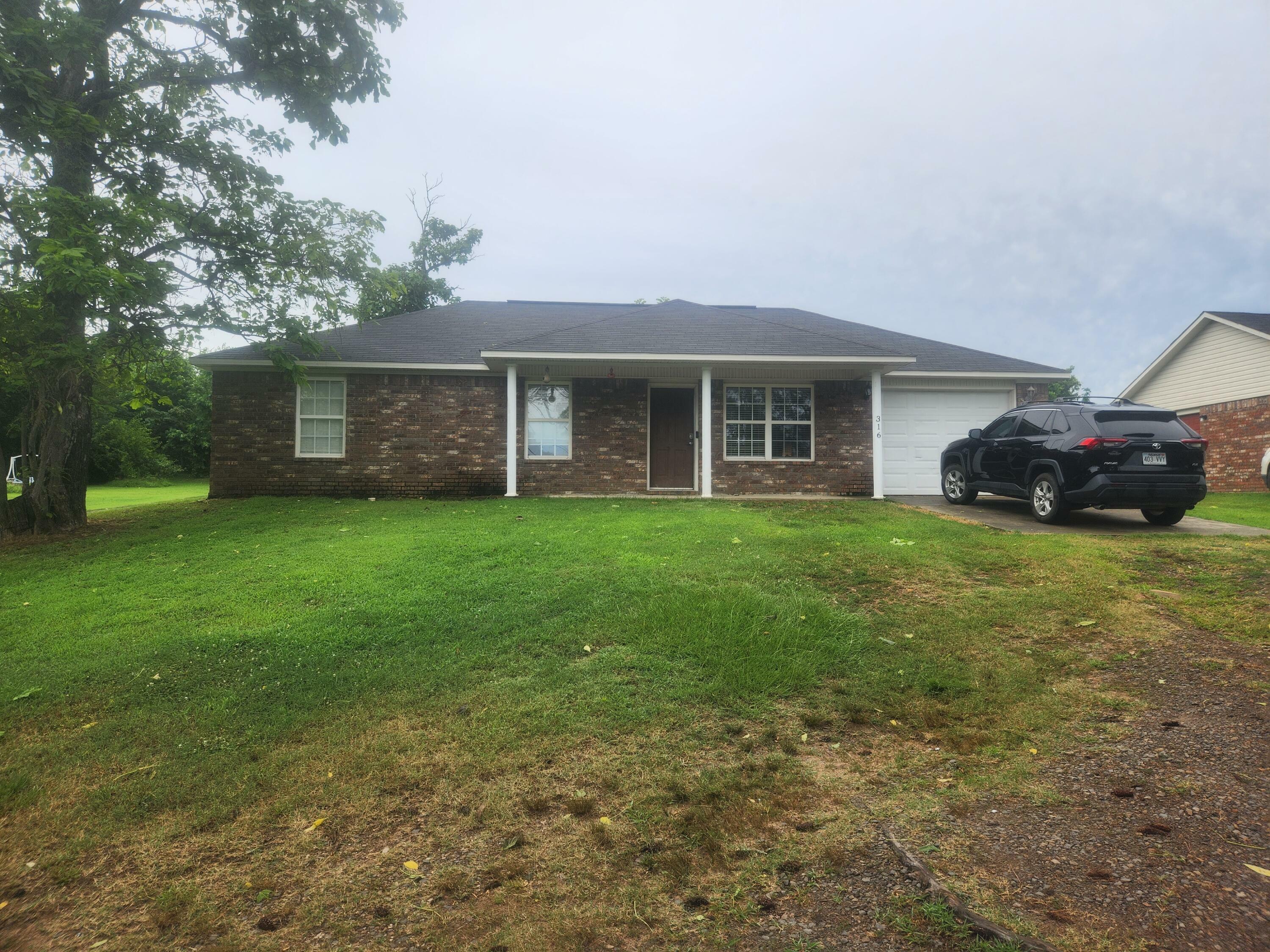 Property Photo:  316 N Pine Street  AR 72821 