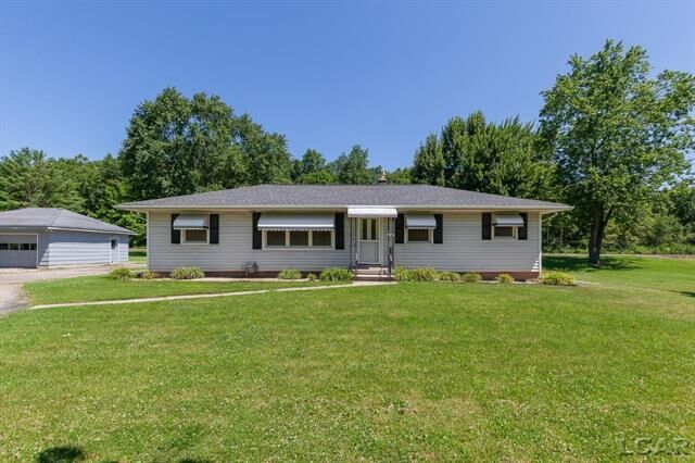 Property Photo: 3904 Deerfield Road MI 49221