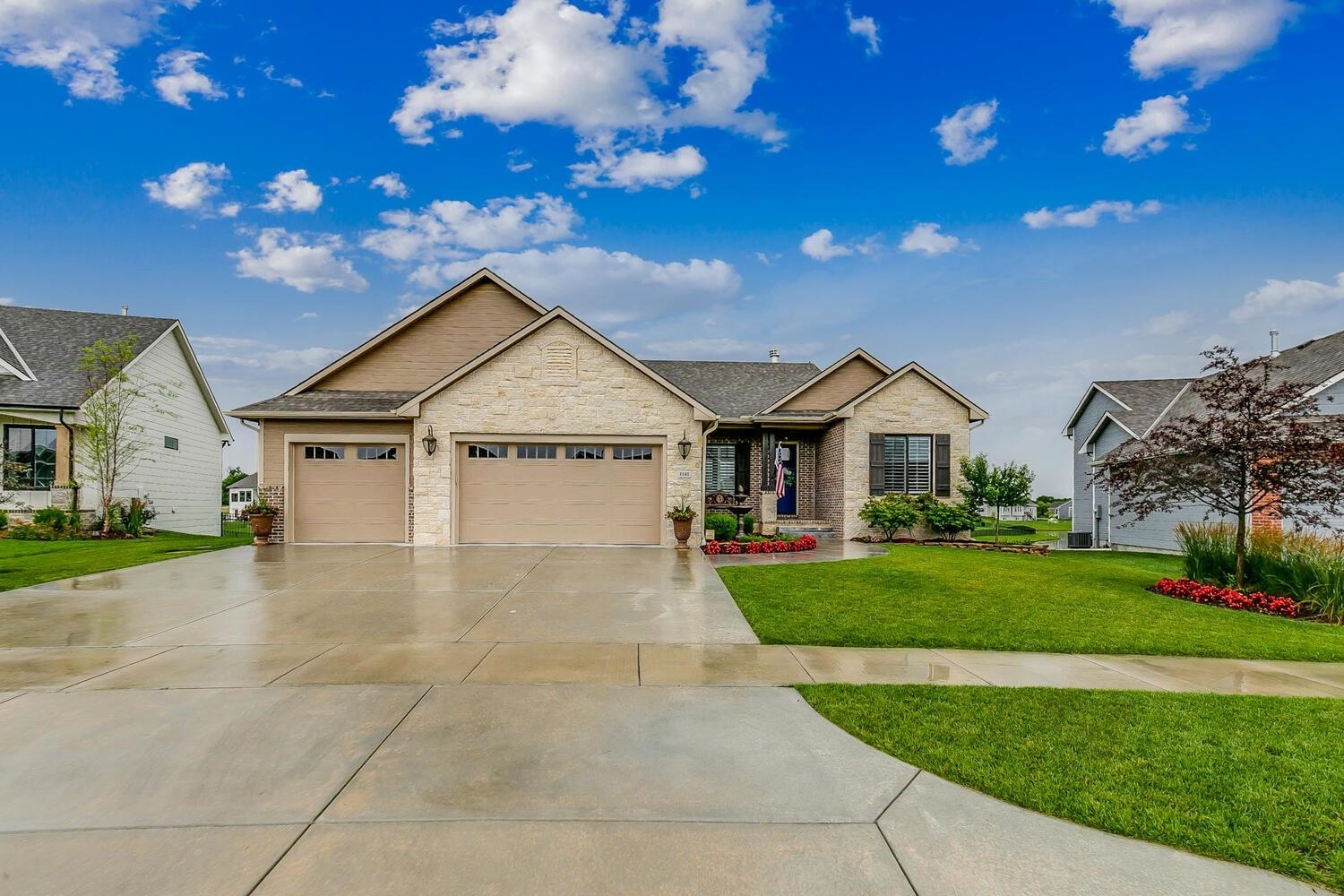 Property Photo:  1141 W Ledgestone  KS 67002 