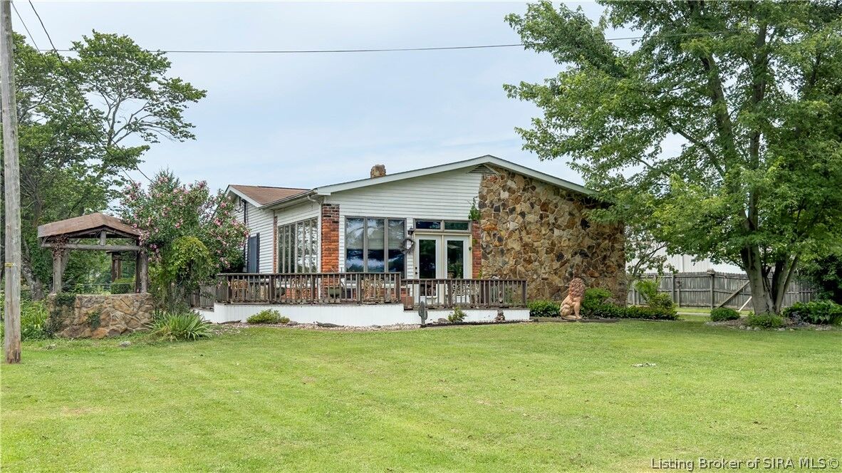 Property Photo: 4678 Duffy Road IN 47119