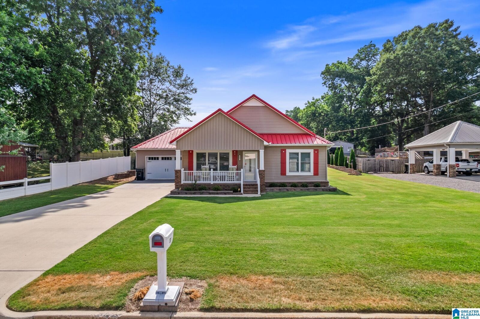 Property Photo:  805 Cleveland Avenue  AL 35055