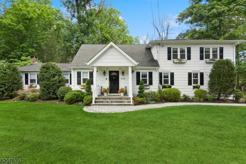 Property Photo:  925 Valley Rd  NJ 07069 