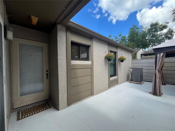 Property Photo:  1400 Fair Oaks Pl  FL 32730 
