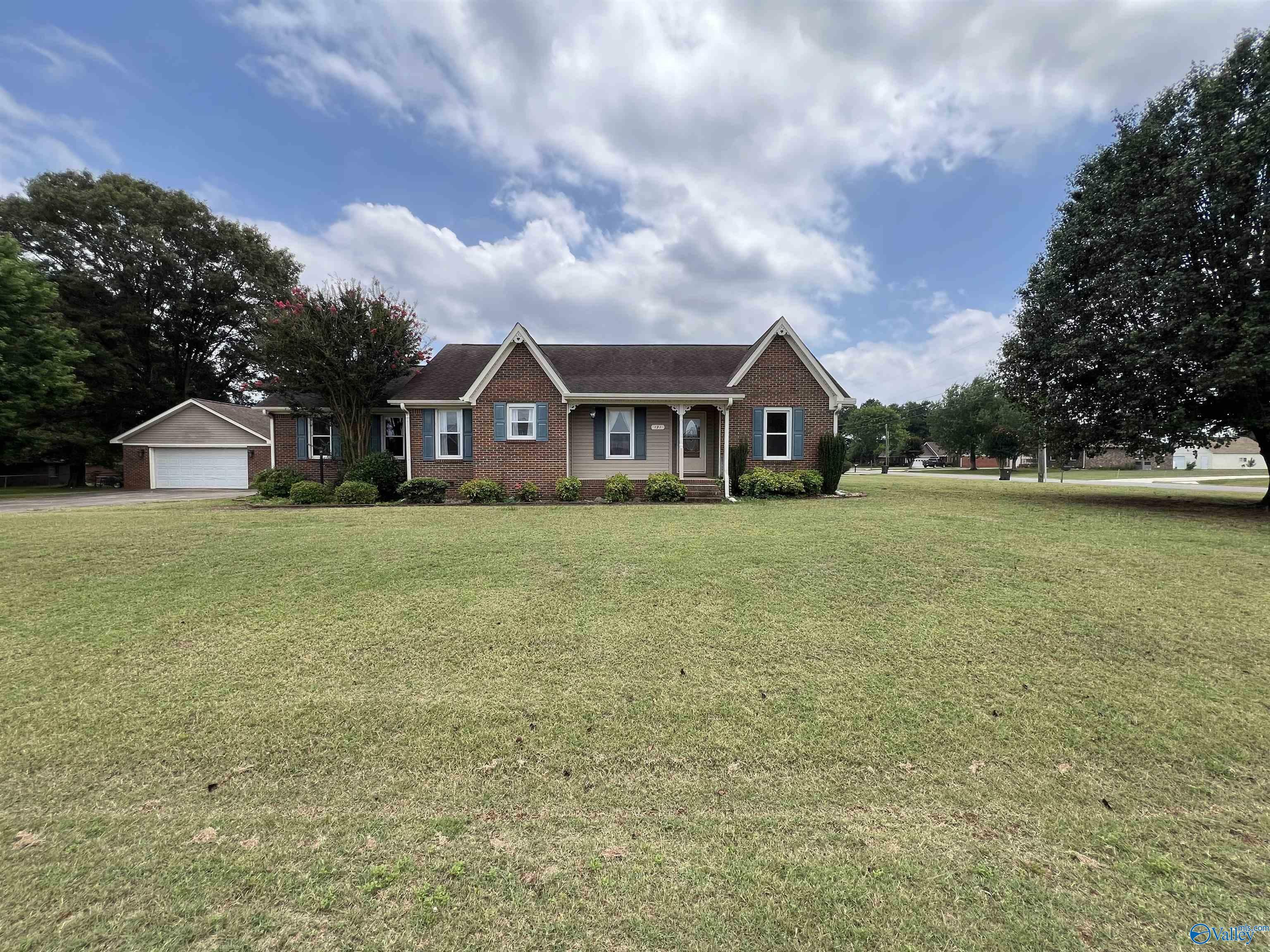 Property Photo:  131 Canopy Road  AL 35750 