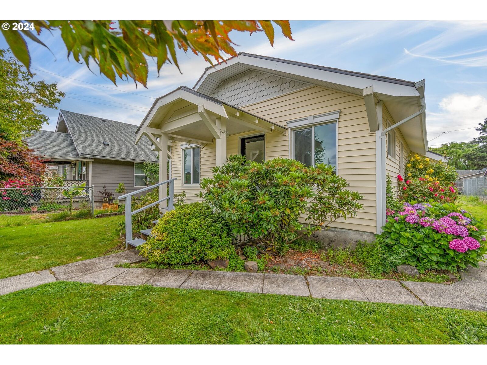 Property Photo:  360 19th Ave  WA 98632 