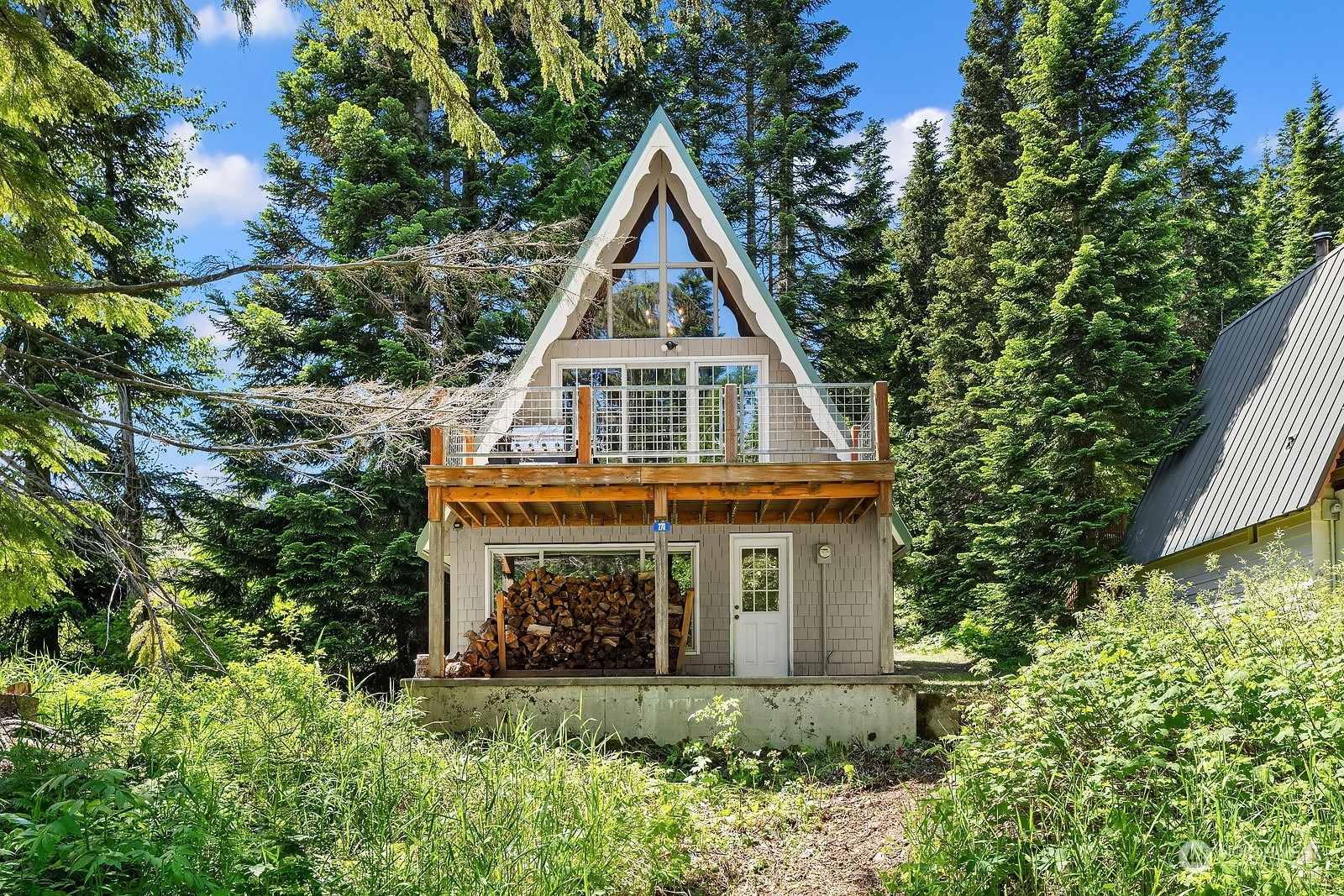 Property Photo:  270 Kearny Drive  WA 98068 