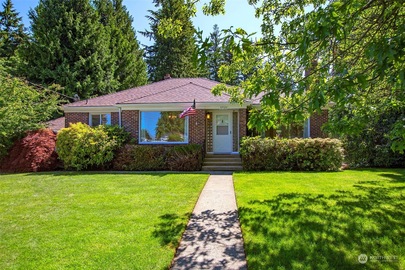 Property Photo:  5725 West Drive  WA 98203 