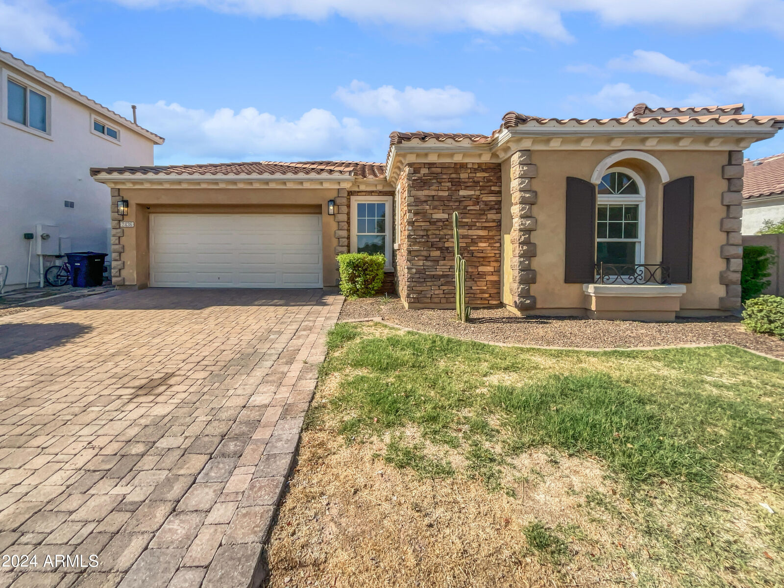 Property Photo:  2436 E Balsam Drive  AZ 85286 