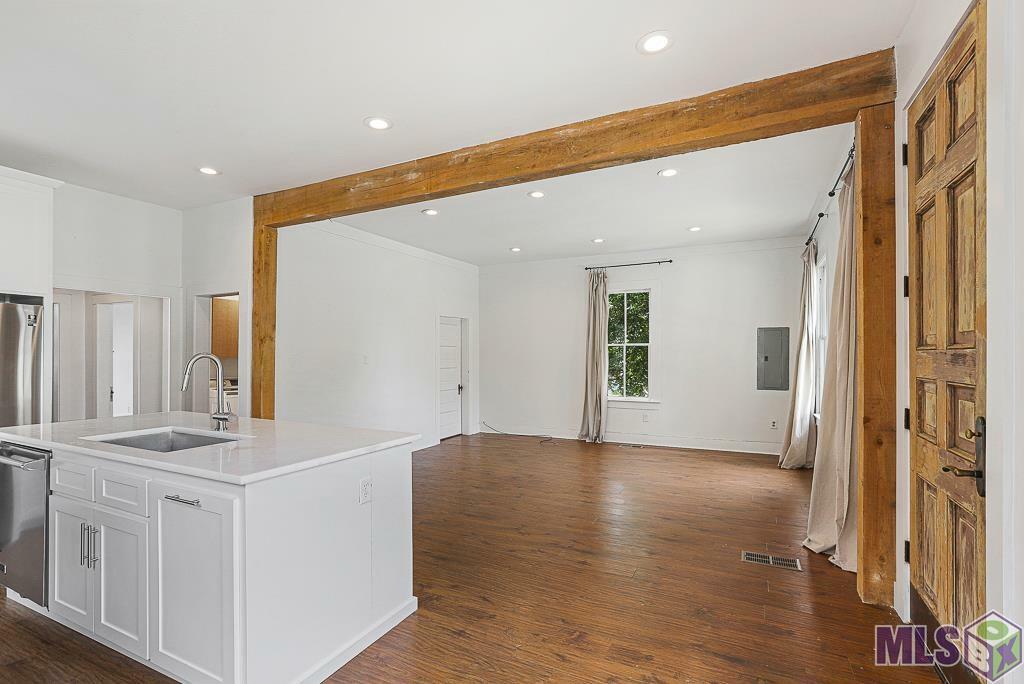 Property Photo: 355 Napoleon St LA 70802