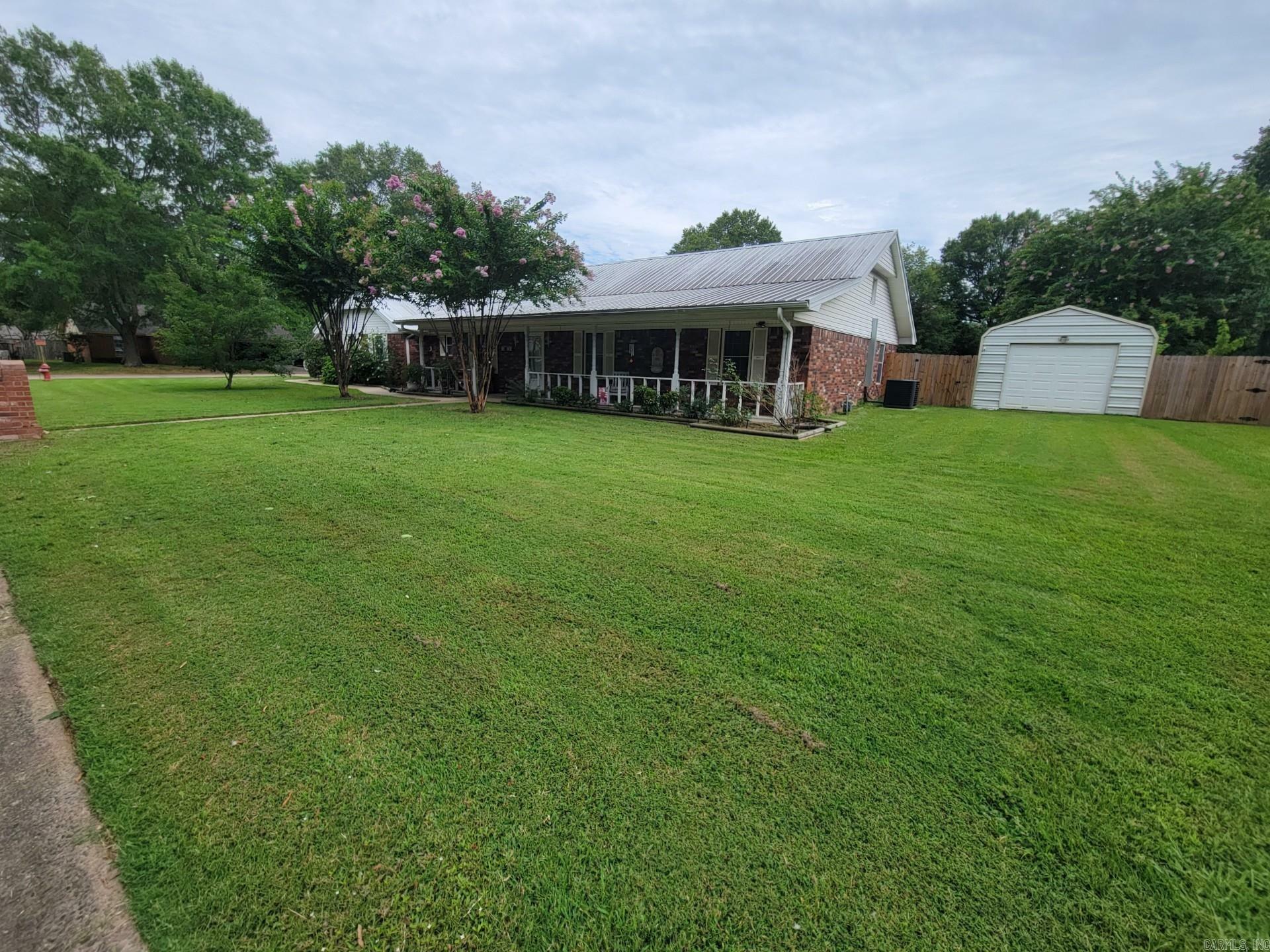 Property Photo:  1915 Arrowhead  AR 72032 