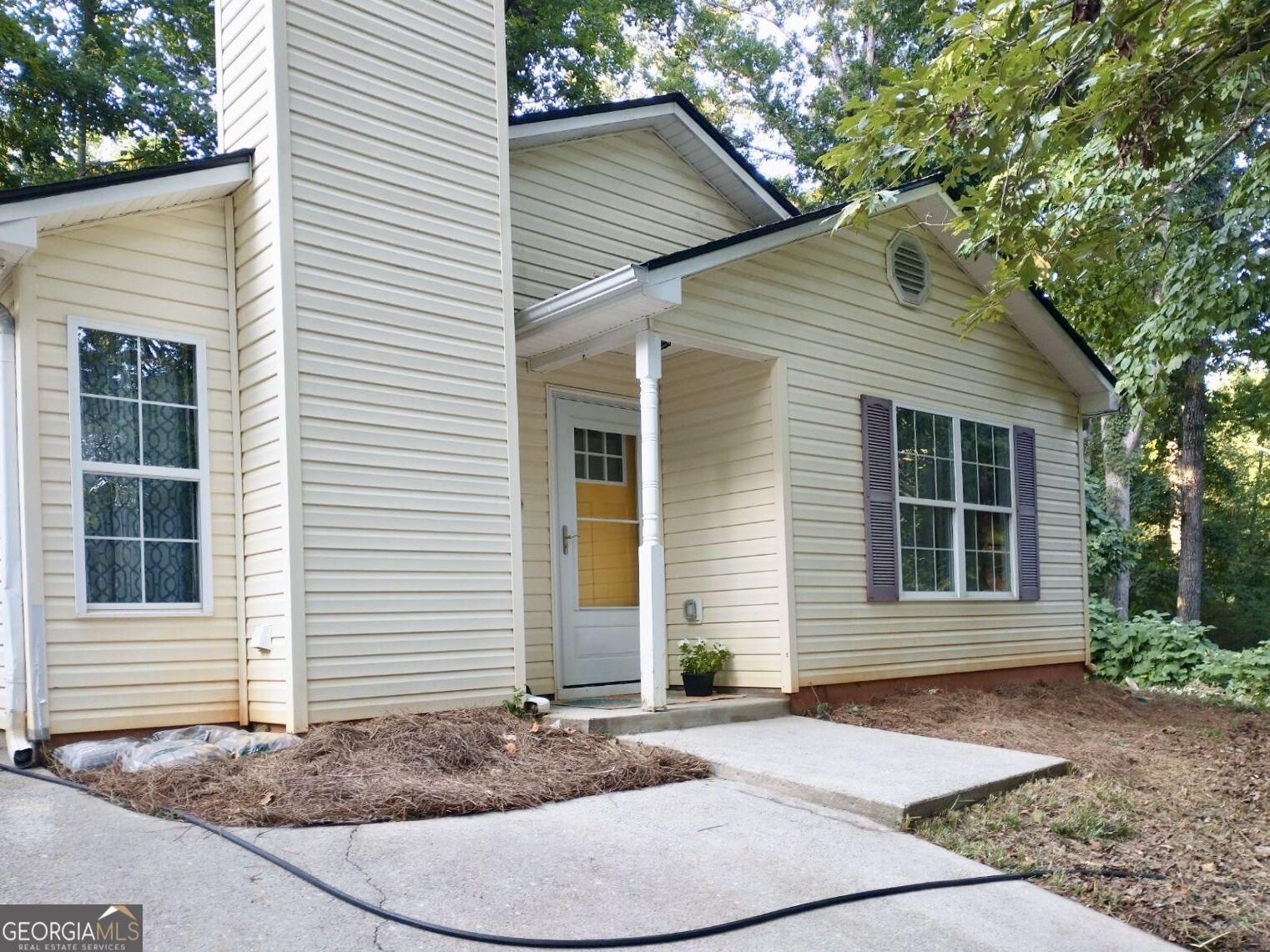 Property Photo: 6340 Akins Way GA 30041