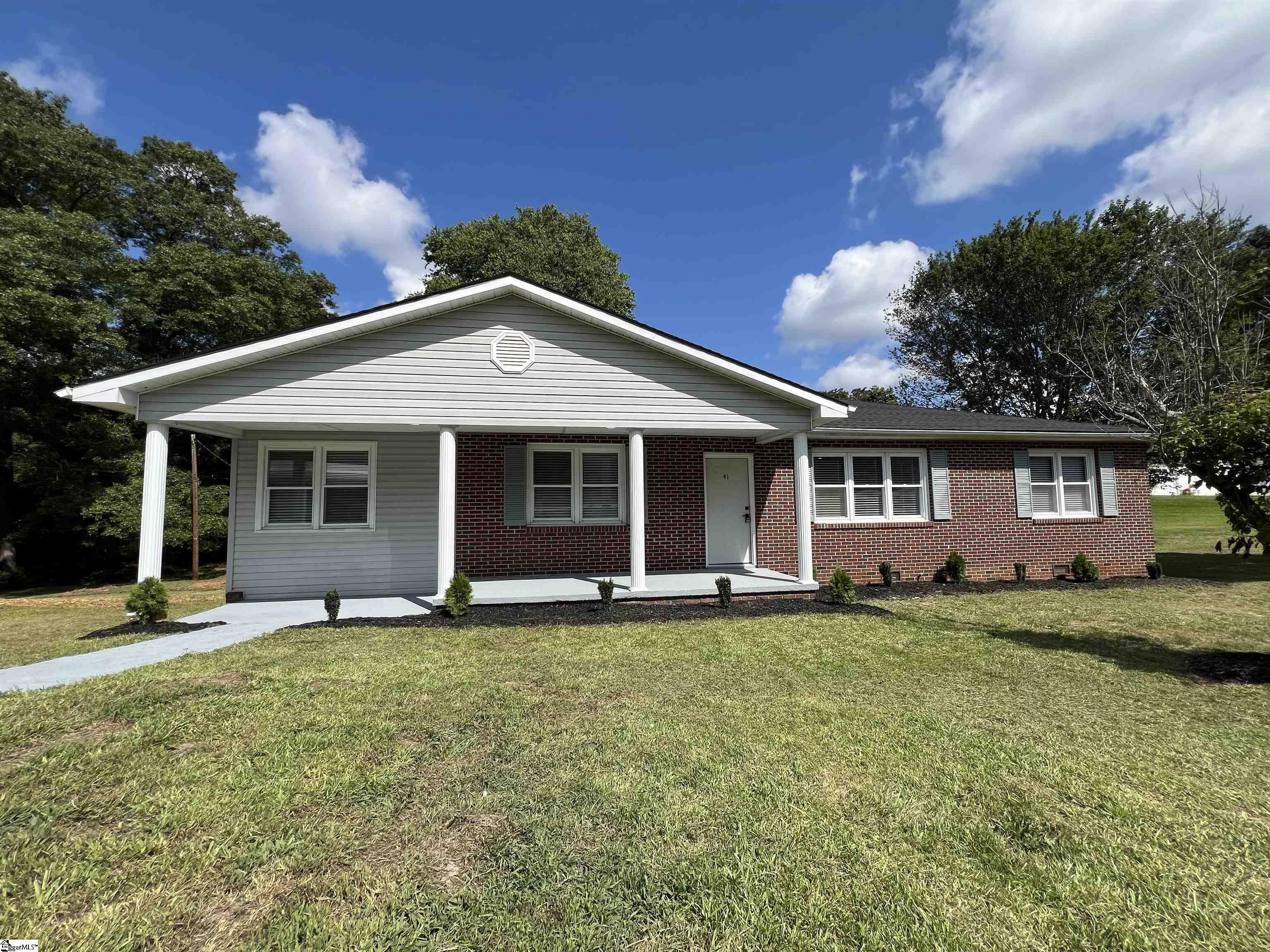 Property Photo:  41 Green Acres Drive  SC 29692 