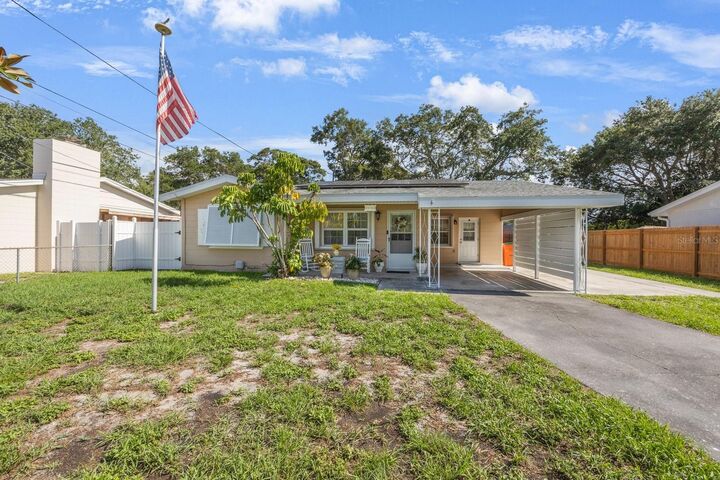 Property Photo: 10133 52nd Avenue N FL 33708